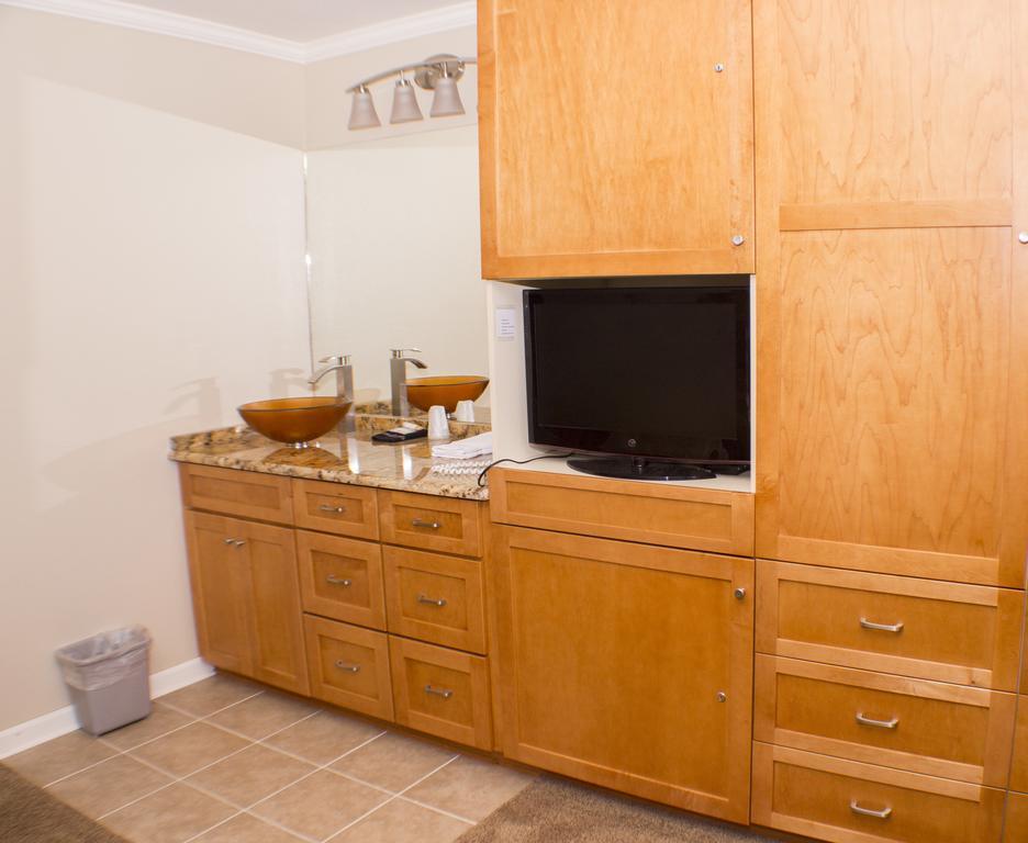 Marina Cay Bigfork Room photo