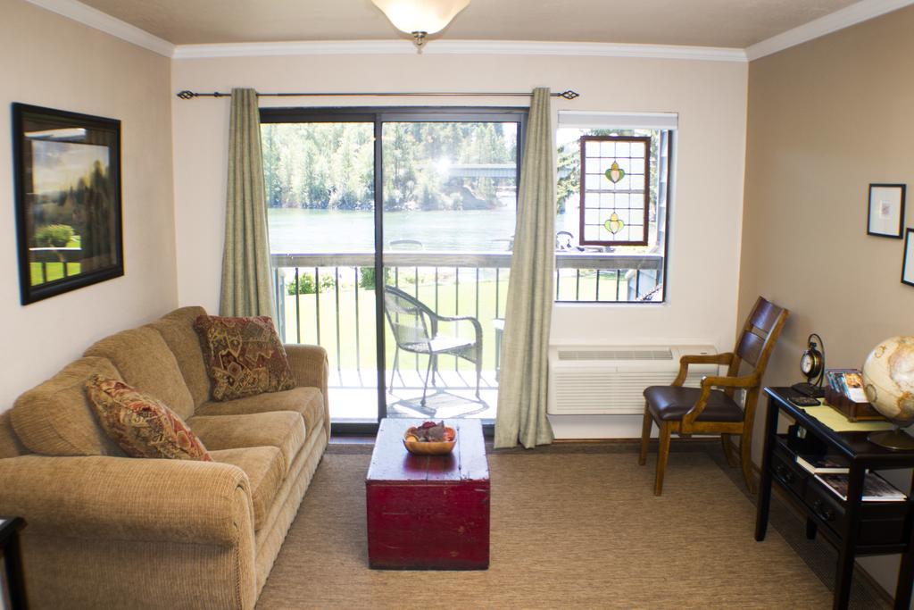 Marina Cay Bigfork Room photo